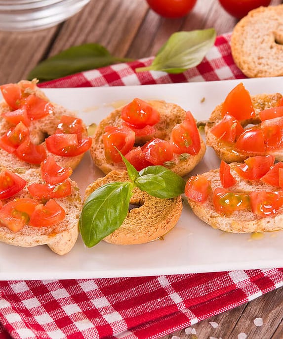17074 bruschetta istock 1442485795