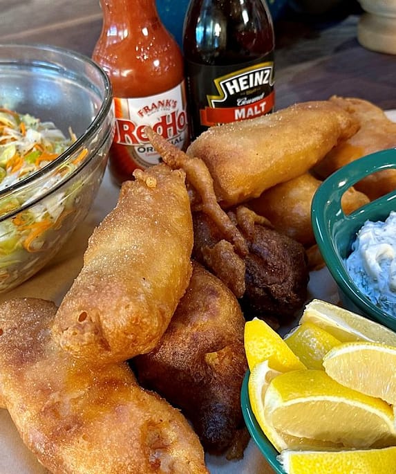17132 beer batter fish sticks and tangy tartar sauce ov slaw 4